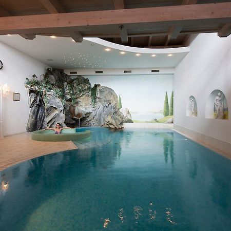 Dolomites Wellness Hotel Savoy 拉维拉 外观 照片
