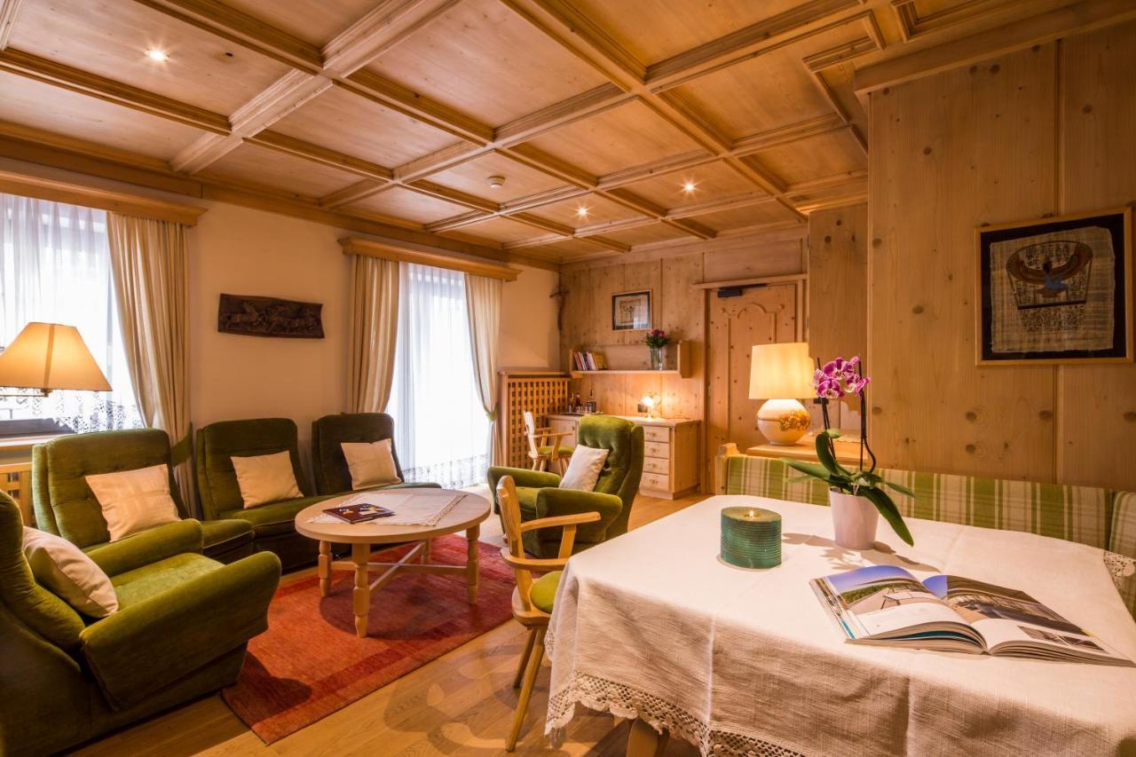 Dolomites Wellness Hotel Savoy 拉维拉 外观 照片