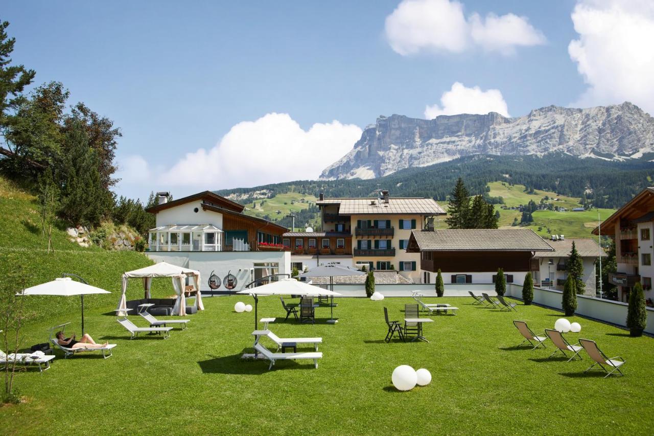 Dolomites Wellness Hotel Savoy 拉维拉 外观 照片