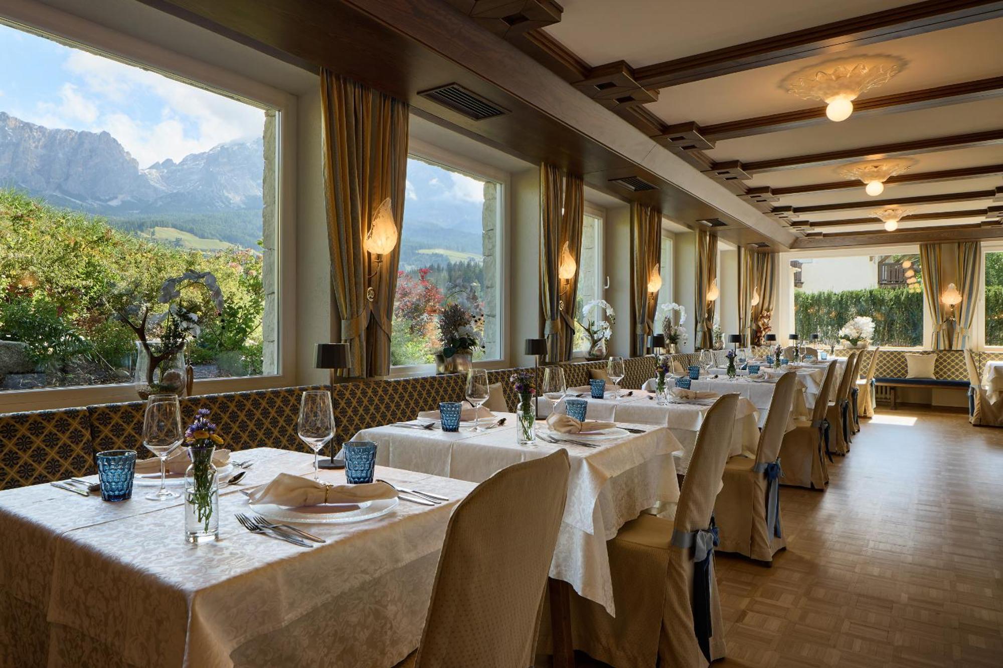 Dolomites Wellness Hotel Savoy 拉维拉 外观 照片